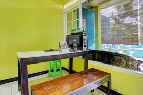 Spot On 92611 Lobak Hostel Capsule