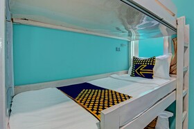 Spot On 92611 Lobak Hostel Capsule