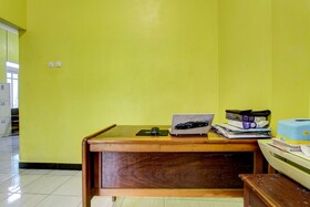 Spot On 92611 Lobak Hostel Capsule