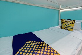Spot On 92611 Lobak Hostel Capsule