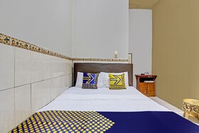 Spot On 92732 Bagus Jaya Hotel