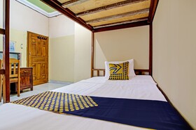 Spot On 92760 Global Media Homestay