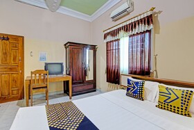 Spot On 92760 Global Media Homestay