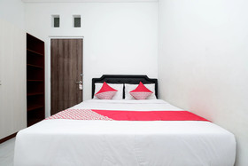Sunshine Hostel by OYO Rooms