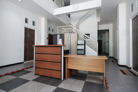 Sunshine Hostel by OYO Rooms