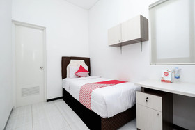 Sunshine Hostel by OYO Rooms