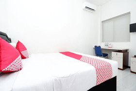 Sunshine Hostel by OYO Rooms