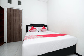 Sunshine Hostel by OYO Rooms