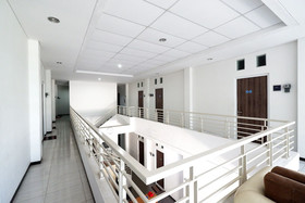Sunshine Hostel by OYO Rooms