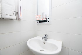 Sunshine Hostel by OYO Rooms