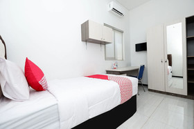 Sunshine Hostel by OYO Rooms