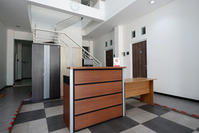 Sunshine Hostel by OYO Rooms