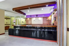 Super OYO 91036 Hotel Simpang Lima Gkpri