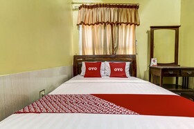 Super OYO 91036 Hotel Simpang Lima Gkpri