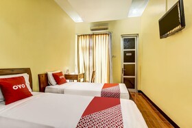 Super OYO 91036 Hotel Simpang Lima Gkpri
