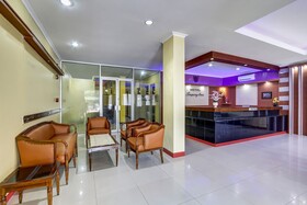 Super OYO 91036 Hotel Simpang Lima Gkpri