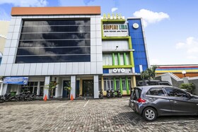 Super OYO 91036 Hotel Simpang Lima Gkpri