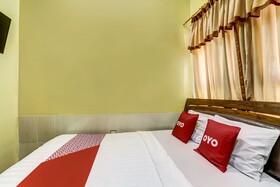 Super OYO 91036 Hotel Simpang Lima Gkpri