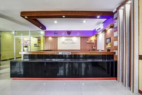 Super OYO 91036 Hotel Simpang Lima Gkpri