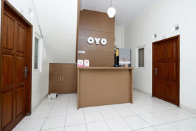 Trision Hostel by OYO Rooms