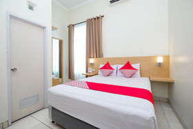 Trision Hostel by OYO Rooms