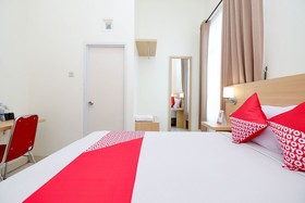 Trision Hostel by OYO Rooms