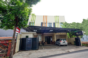 Trision Hostel by OYO Rooms