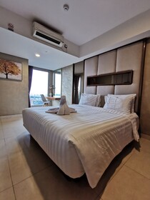 Warhol Residence at Louis Kienne Semarang Simpang Lima