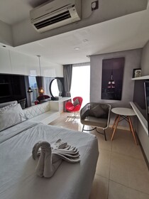 Warhol Residence at Louis Kienne Semarang Simpang Lima