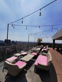 Warhol Residence at Louis Kienne Semarang Simpang Lima