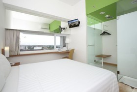 Whiz Hotel Pemuda Semarang