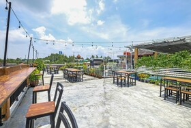 SUPER OYO 90905 Dangau Datuk Guesthouse