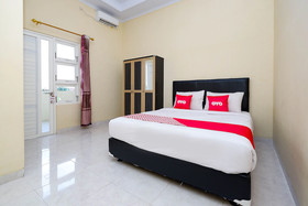 Griya Ria by OYO Rooms