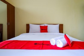 Punokawan Guest House by RedDoorz