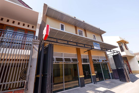 Shabrina 2 Syariah by OYO Rooms