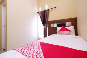 Shabrina 2 Syariah by OYO Rooms