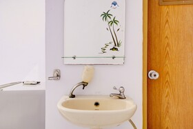 Diamond Hotel by OYO