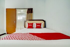 Diamond Hotel by OYO