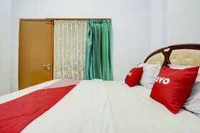 Diamond Hotel by OYO