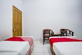 Diamond Hotel by OYO