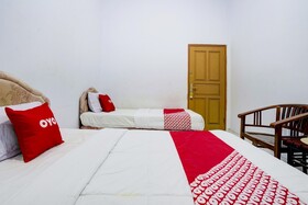 Diamond Hotel by OYO