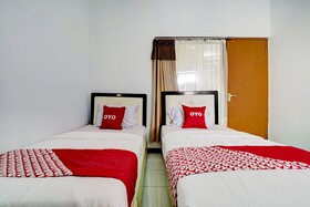 Diamond Hotel by OYO