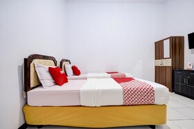 Diamond Hotel by OYO