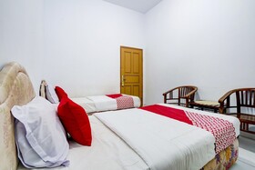 Diamond Hotel by OYO