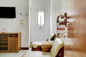 Diamond Hotel by OYO