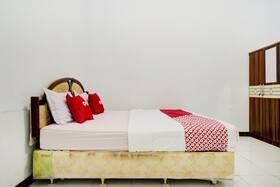 Diamond Hotel by OYO