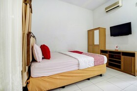 Diamond Hotel by OYO