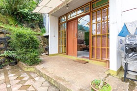 Pineapple Villa by OYO Rooms
