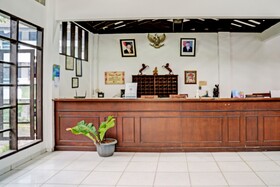 SUPER OYO 92324 Hotel Sinar Rejeki