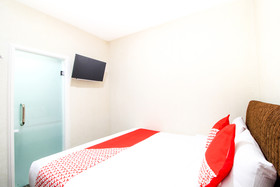 A1 Hotel By OYO Rooms